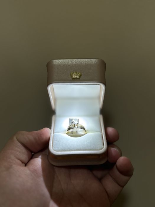 Yangi tilla uzuk sotiladi