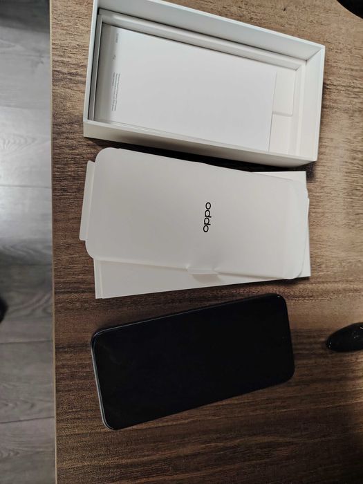Oppo чисто нов не използван