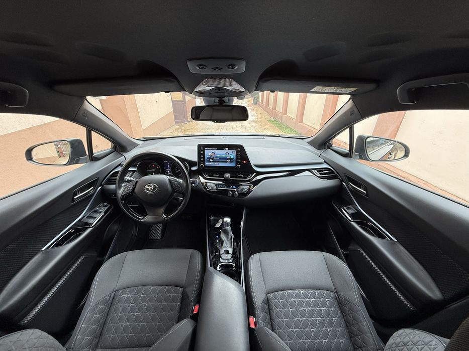 Toyota C-hr 1.8 HYBRID 122cp 72.000 Km An 2021/06 + Roti iarna