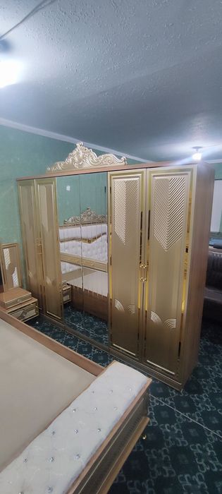 Спальный гарнитур