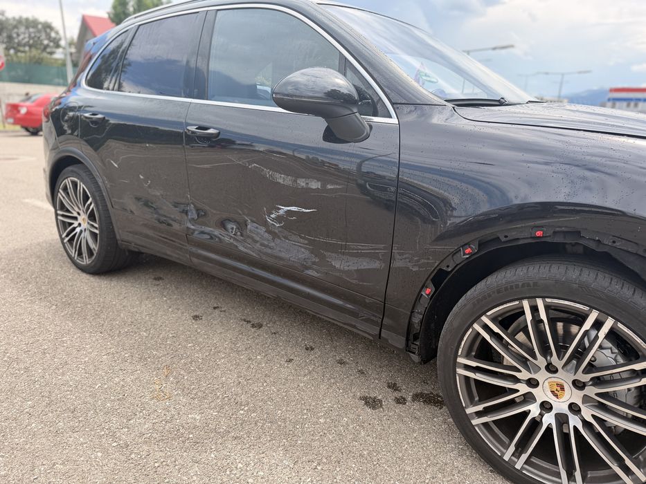 Porsche Cayenne 4.2 TDI 385cp Avariat Avariate