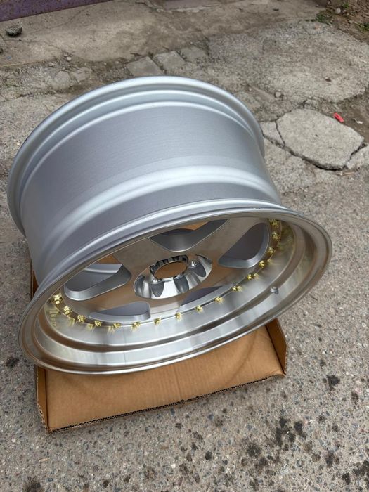 Продам новые диски