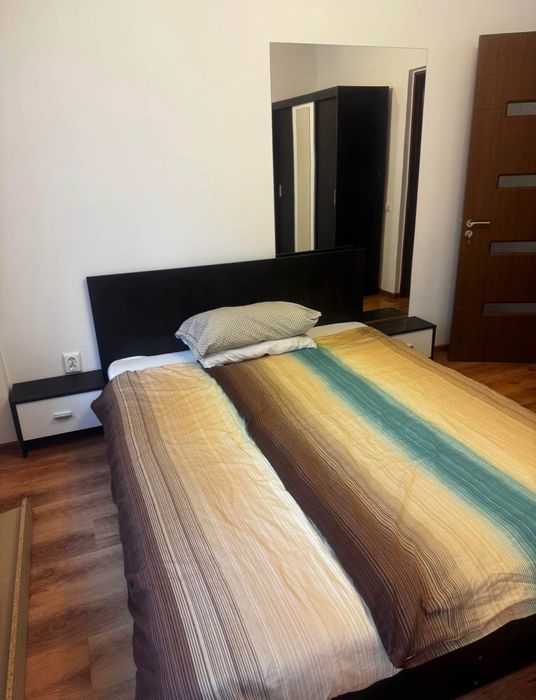 Închiriez apartament