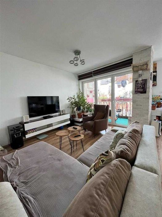 Двустаен имот в кв.Банишора