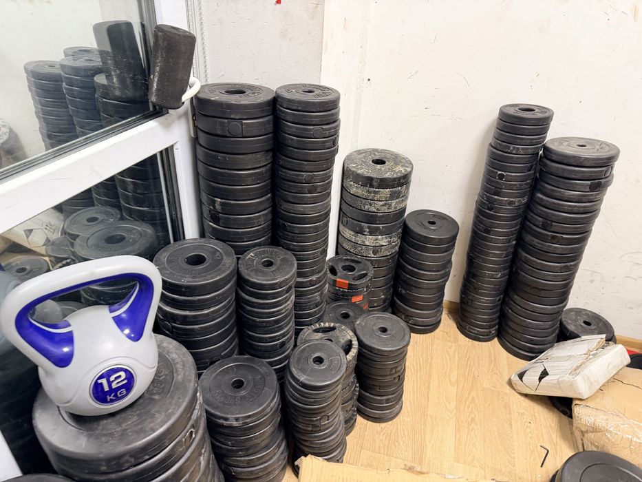 Gantere+bara Haltera reglabile noi total 32 kg+alte Echipamente d sala