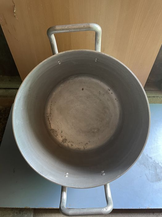 Продам кастрюлю .