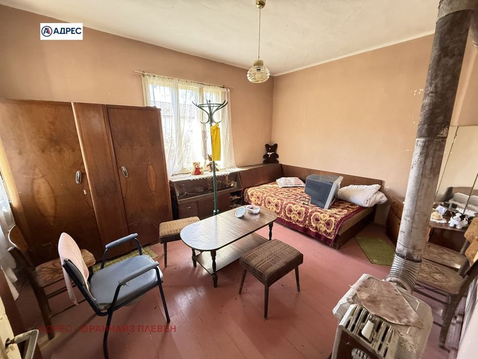 Продава се Къща в с. Крушуна, Област Ловеч - 120 кв.м за 204 €/кв.м - Снимка #2