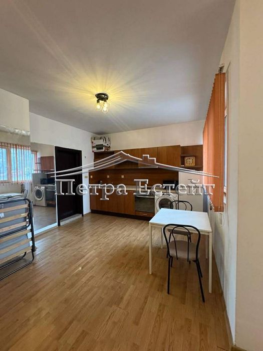 Просторно студио в Варна Бриз под наем за нощувки