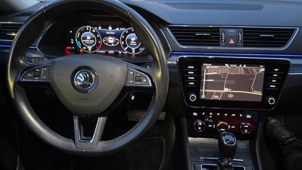 Skoda SuperbI 218 cp  2020 / - Digital Cockpit - DSG - Carte R.A.R. Romania emisa in 15.04.2026