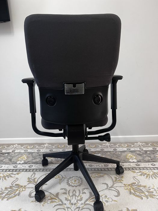 Кресло Steelcase, офисное кресло.