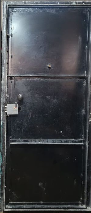 Продается Железная дверь