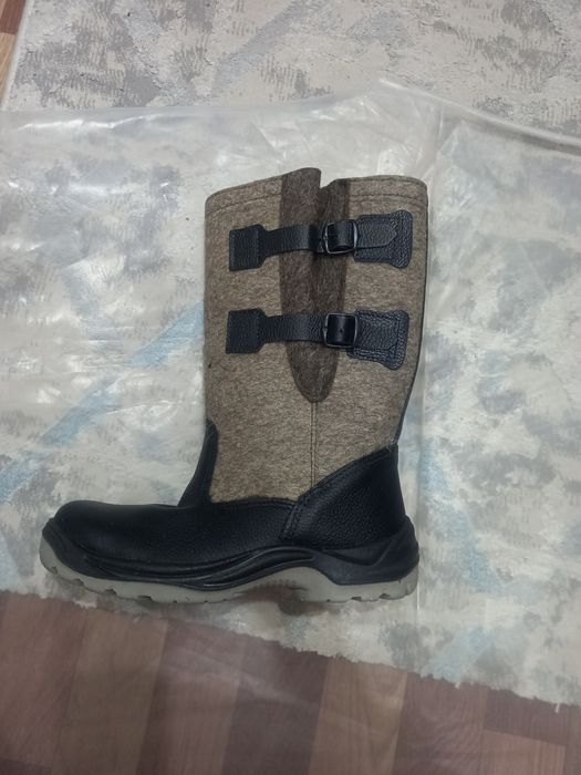 Продаётся спец одежды зимние размеры 50 52