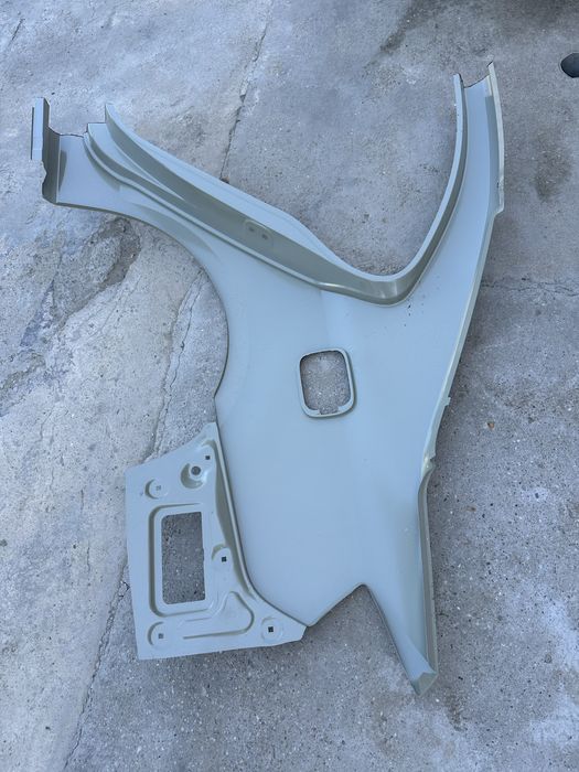 Aripă dreapta spate vw jetta.