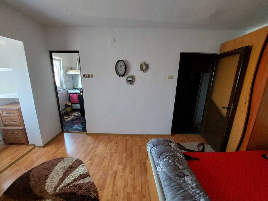 Inchiriez garsoniera