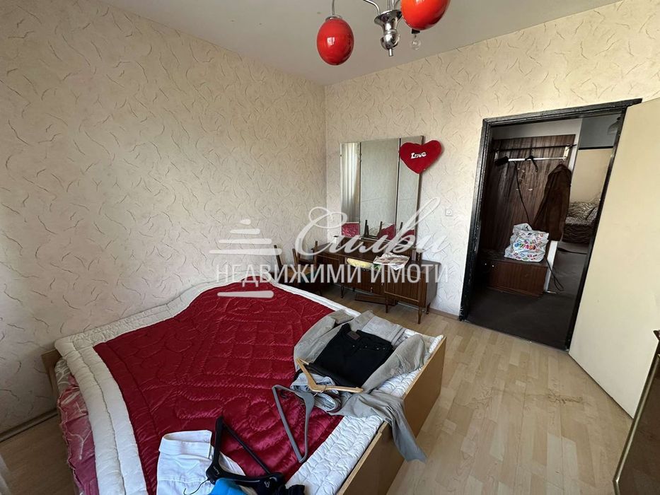 Тристаен апартамент - кв.Боровец