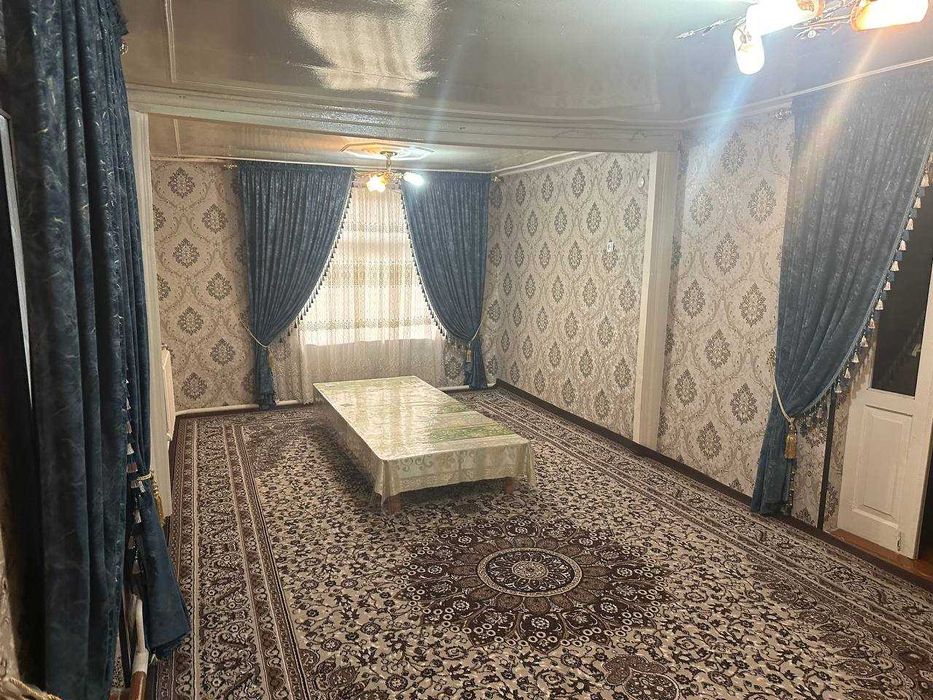 Xovli navoiy toshkent ko'chasi qirq chinor yoni yo'lni ustida