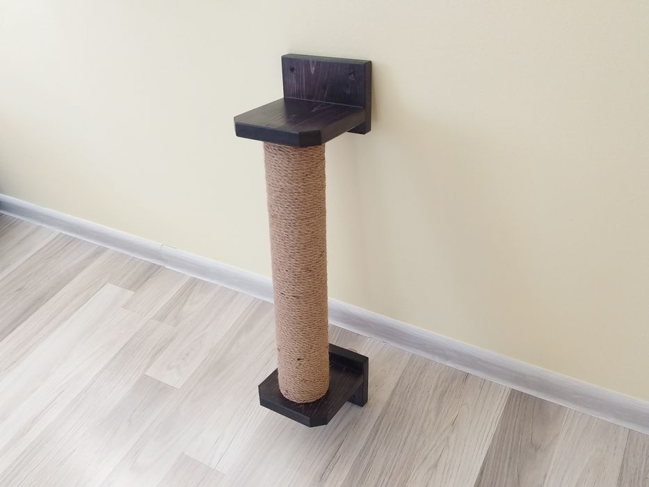 Драскалка за котка на стена