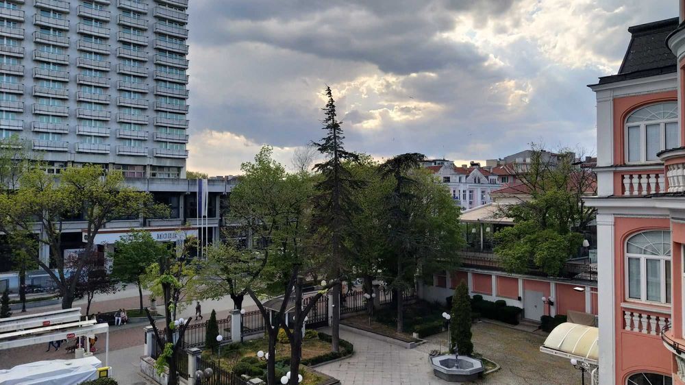 Дава се под наем Тристаен апартамент в Варна, Център - 65 кв.м за 612 € - Снимка #14