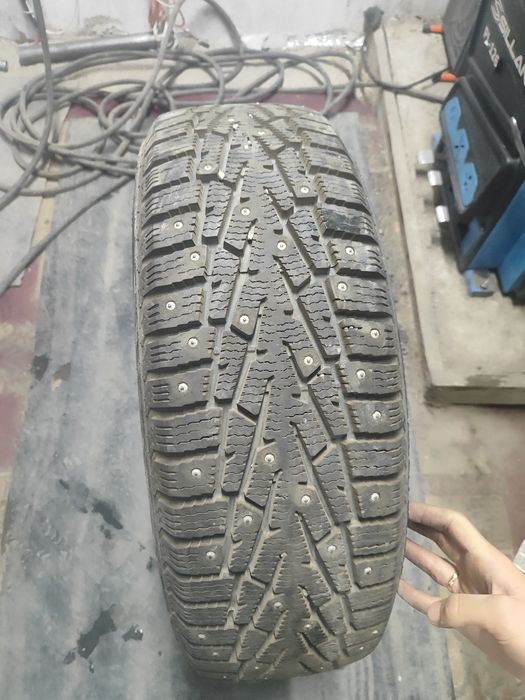 Шини на автомобиль