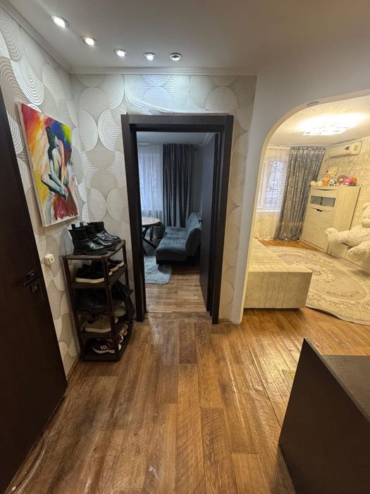 Продаётся просторная 1 -ком квартира