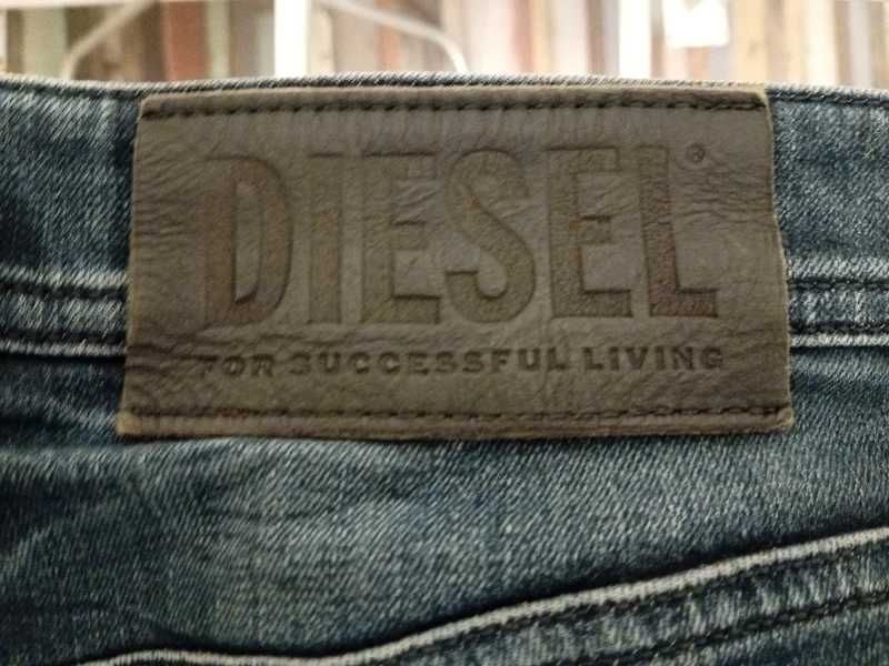 Blugi Diesel Sleenker W30 L31, albastru închis, stare foarte bună