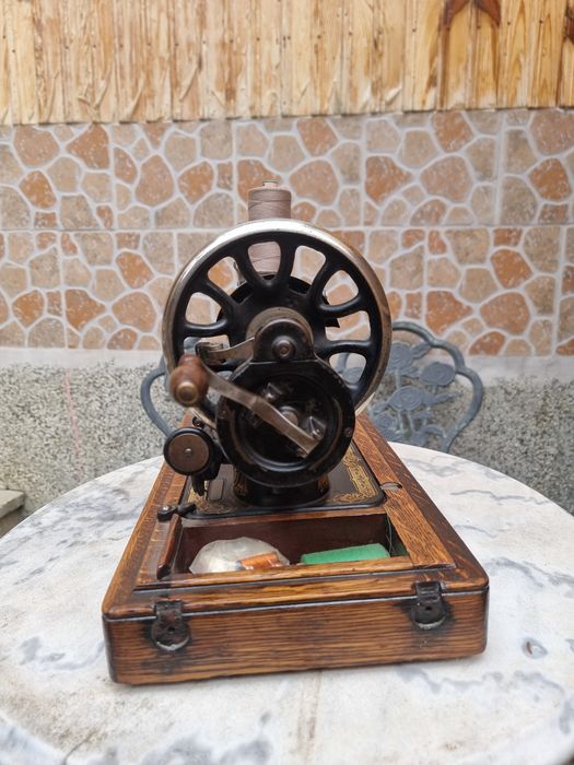 Шевна машина Singer