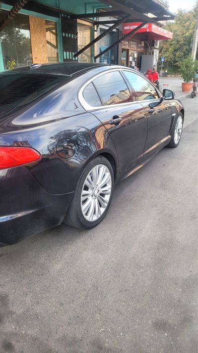 Jaguar XF luxury line
