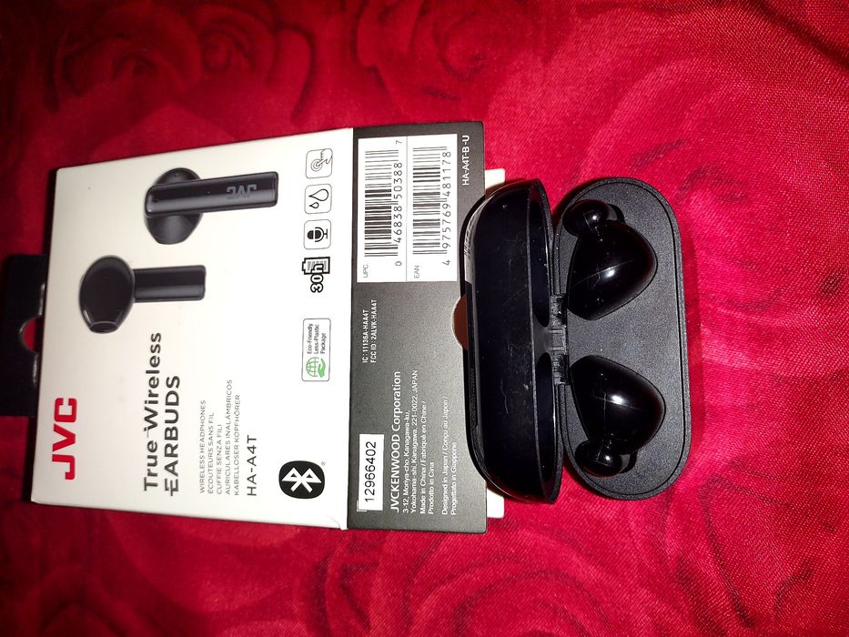 Vând câsti noi în cutie cu Bluetooth și bass puternic etc etc