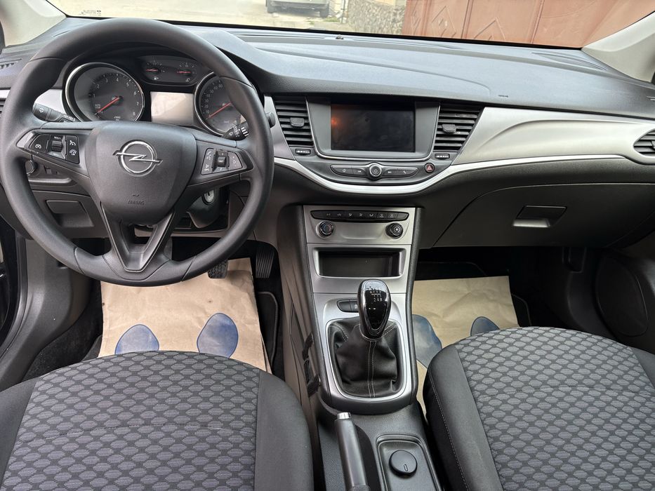 Opel Astra 2020 km 63 de mii TVA inclus deductibil