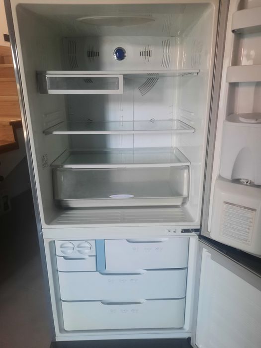 Холодильник Самсунг.