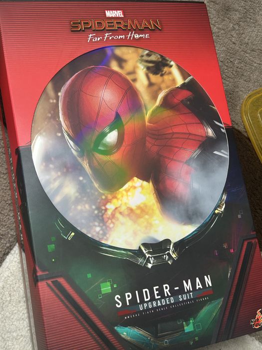 Hot toys spider-man upgraded suit far from home