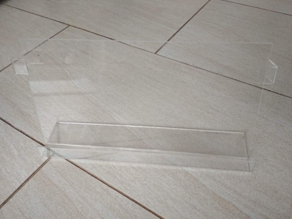 СТОЙКА ЗА БРОШУРА стояща от лят полистирол