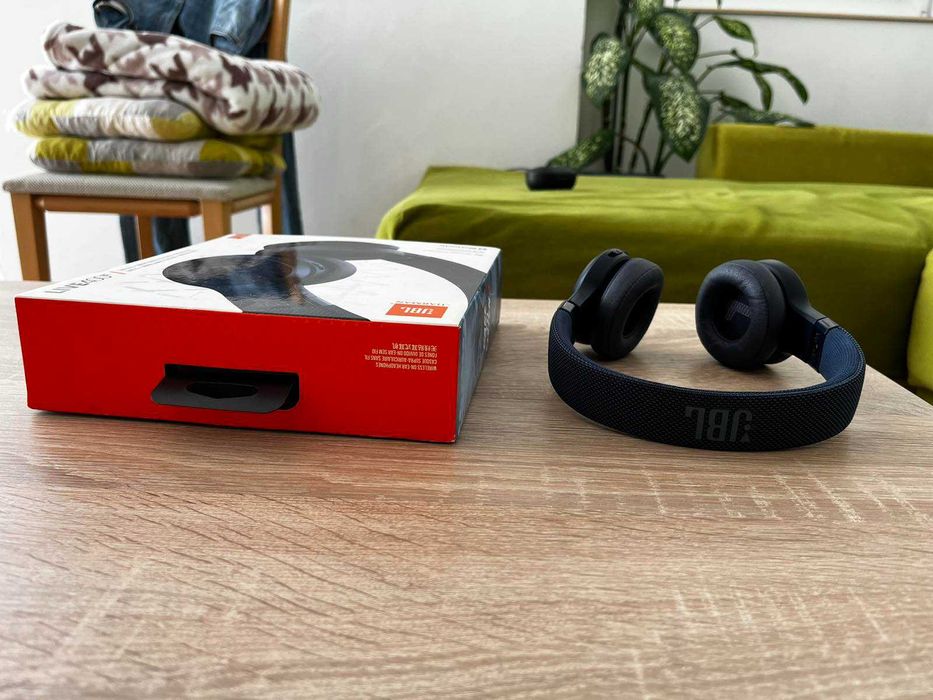 Продавам слушалки JBL