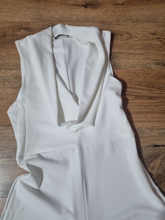 Уникален гащеризон на Зара