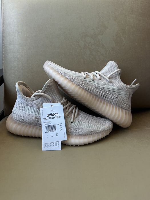 Vand adidasi yeezy