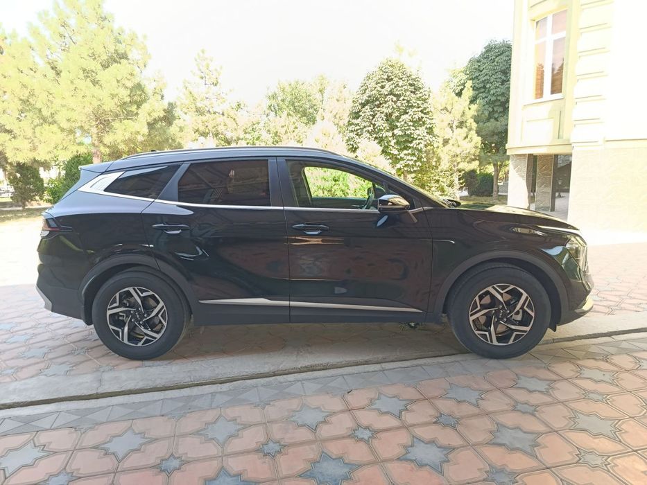 Kia SPORTAGE 2024! Holati yaxshi. 4-pok Propan Gaz. Rangi Qora Tozza