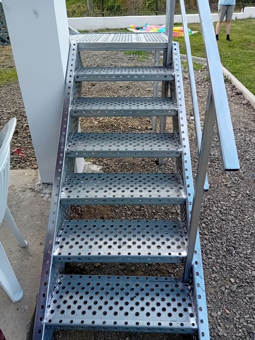 Scara metalica zincata 4mm grosime noi