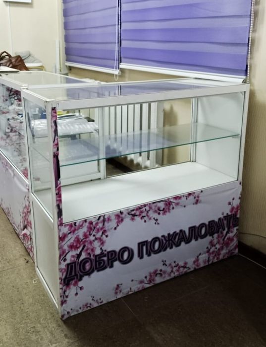Продам витрины стеклянные