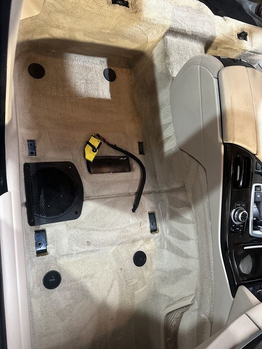 Detailing auto/recondiționat interioare piele/ material