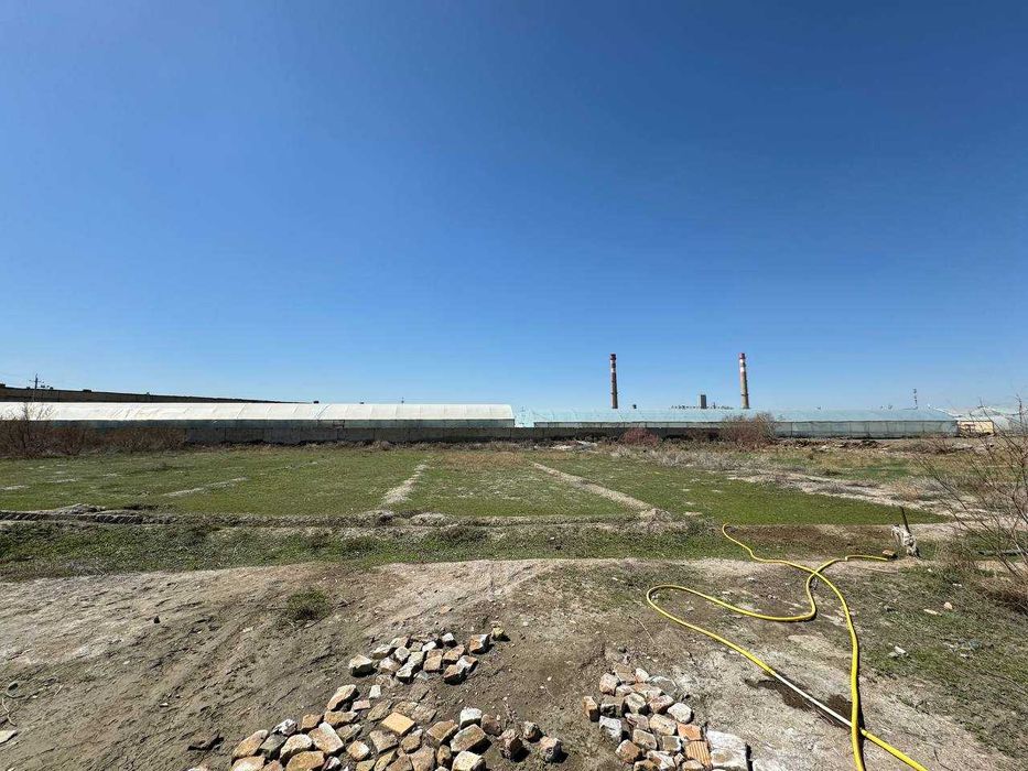 150 sotiq maydonga ega yer va tayyor biznes sotiladi.