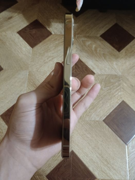 Iphone 12 pro gold ideal sotiladi