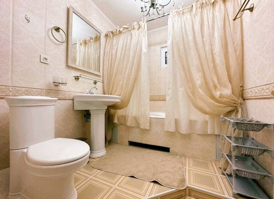 Продается 5ти ком квартира, ориентир: посольство Японии, 144м²