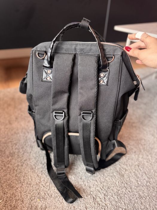 Vand rucsac cu compartimentare termica.