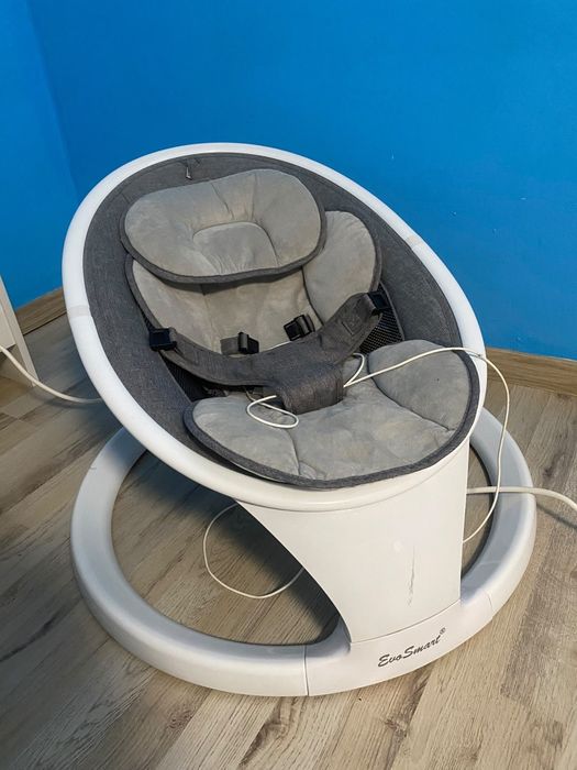 Leagăn electric EvoSmart pentru bebeluși – 5 viteze, muzică, stare foarte bună