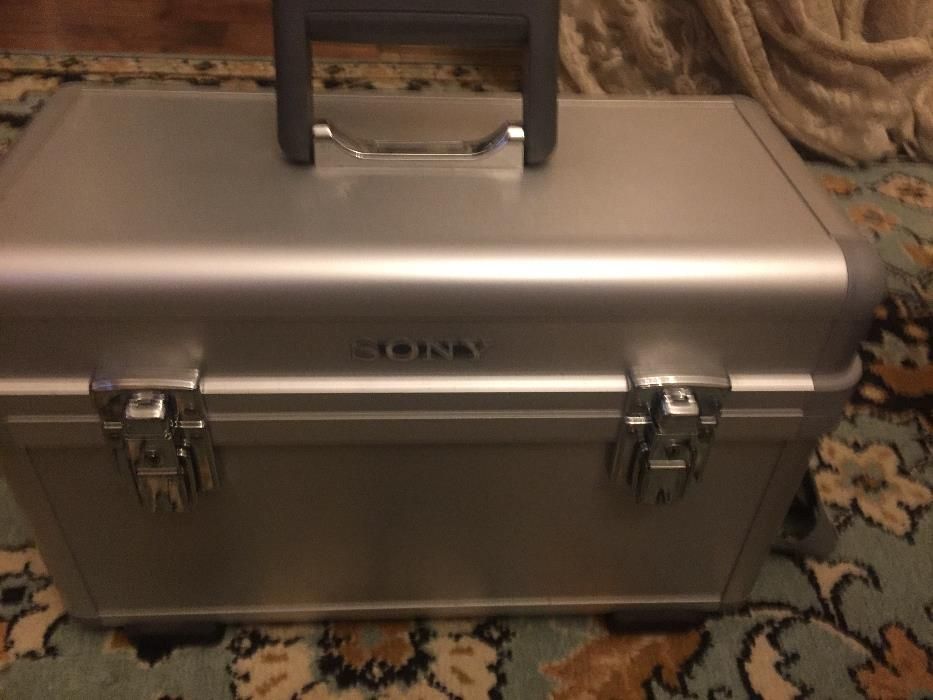 Видеокамера Sony HVR-A1E