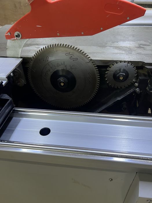 Распилочный станок Город Астана срочно