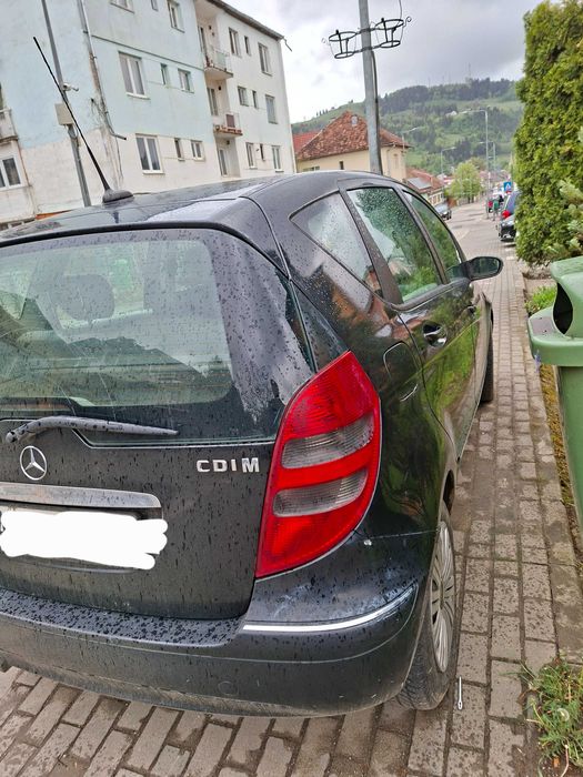 Vand mercedes A180 merge bine