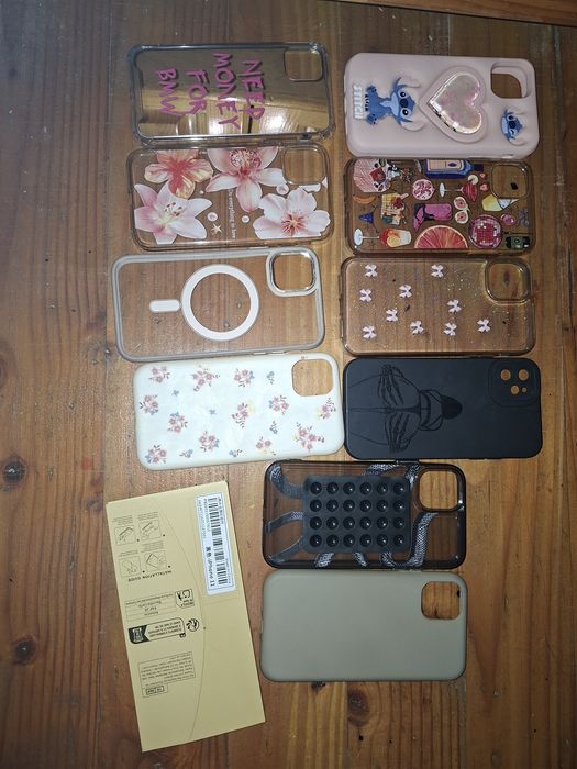 IPhone 11, 10 калъфа,протектор и кабел
