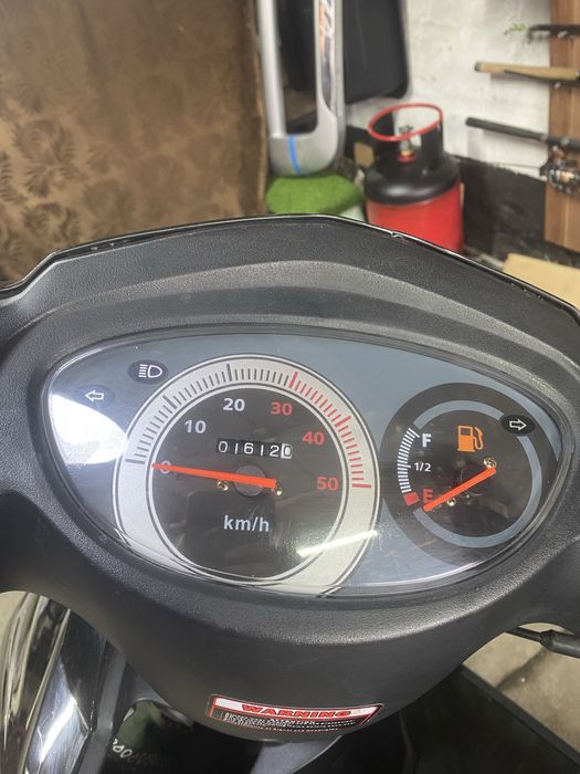 Продам надежный скутер м8