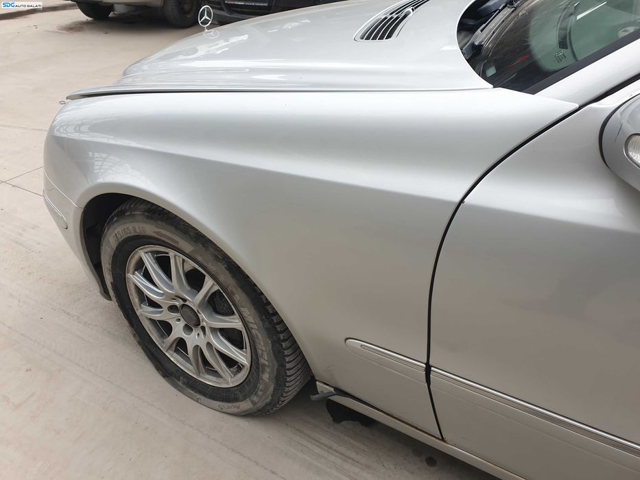 Aripa Stanga Fata cu Imperfectiuni Mercedes Clasa E Class W211 2002 - 2009 Culoare 744 [K8375]